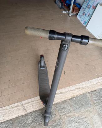 Monopattino ninebot Segaway ES1
