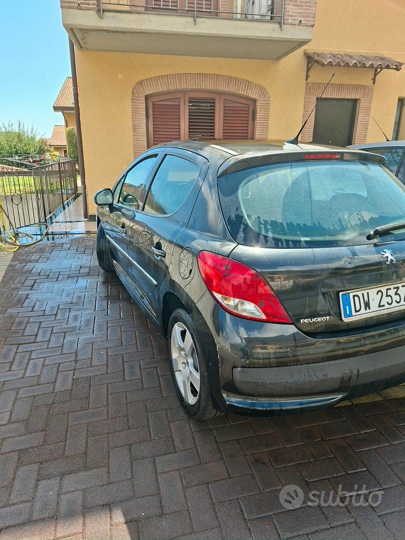 Peugeot 207 2009 photo 2
