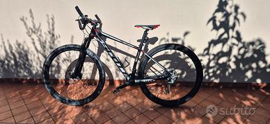 Scott Scale 950 taglia M accessoriata e casco Giro
