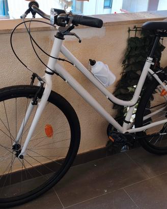 Bici trekking Rockrider EXPL50 telaio basso grigia