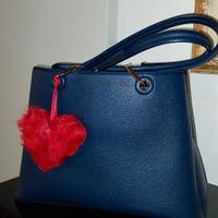 Cuore in pelo accessorio borse e zaini
