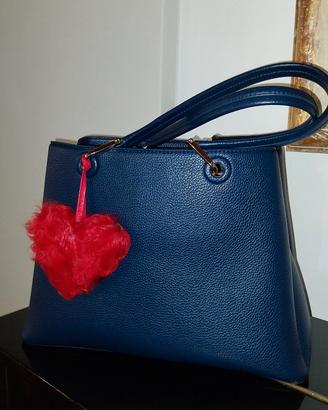 Cuore in pelo accessorio borse e zaini