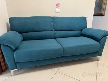 Divano 2/3 posti come nuovo