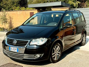 VW TOURAN 1.6 benzina- 7POSTI-U.Propr-2010