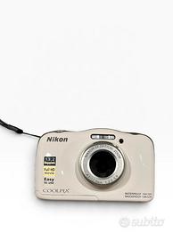 Macchina fotografica Nikon Coolpix W100