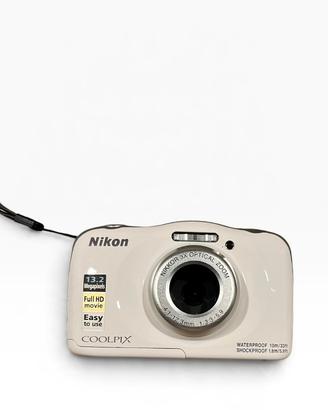 Macchina fotografica Nikon Coolpix W100