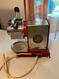 Grattugia vintage Quick Mill OMRE anni '60