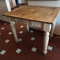 Tavolo rustico in legno massello