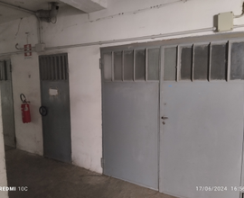 Ampio box uso magazzino vicino stazione