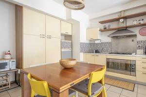 Bilocale ristrutturato con terrazzo e posto auto