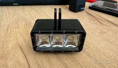 luce LED per gopro e ricarica doppia e 2 batterie.