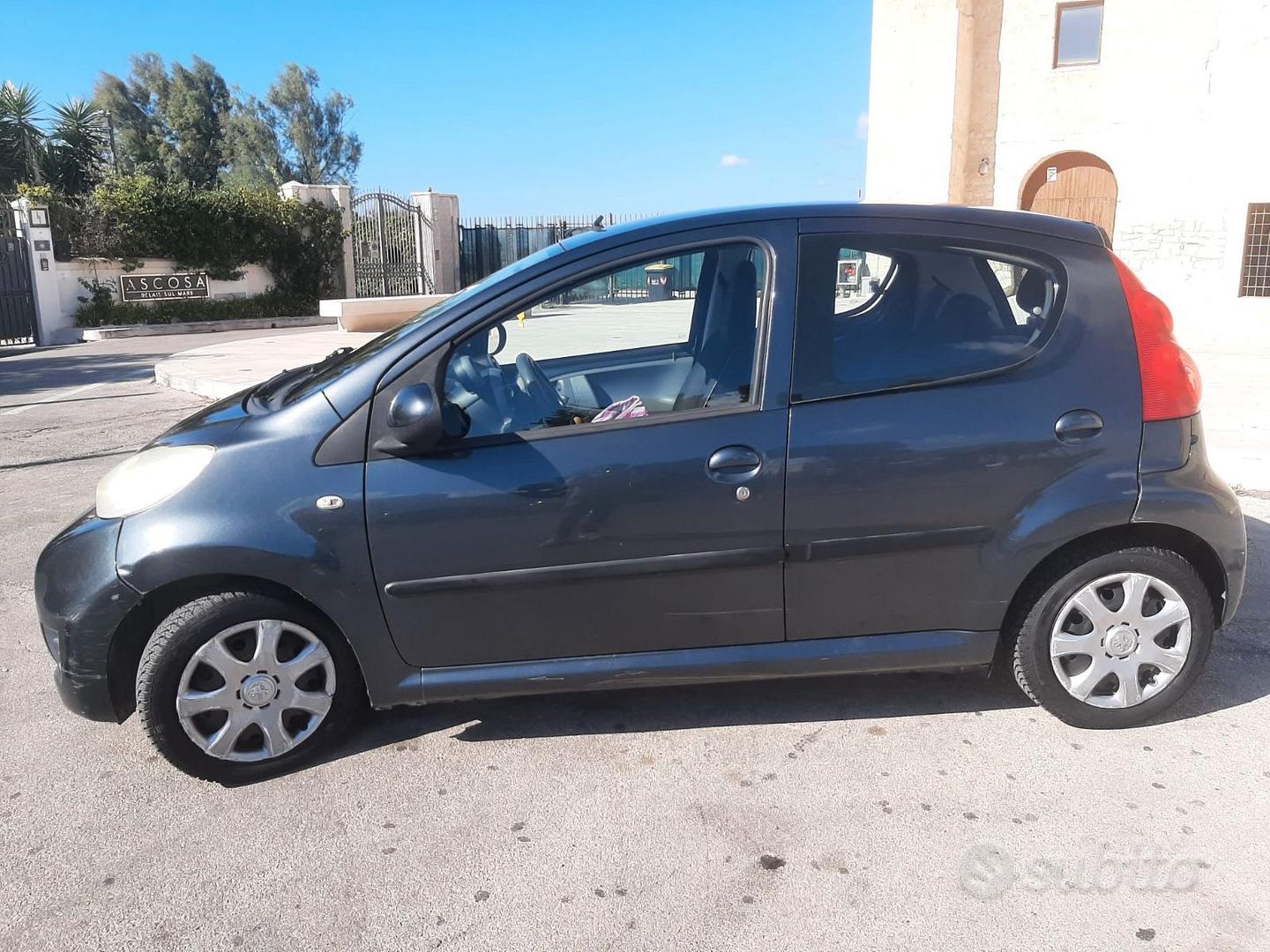 Peugeot 107 2011 photo 2