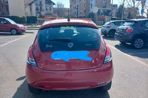 Lancia y
