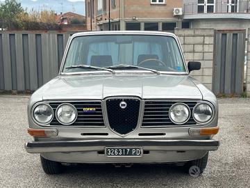 Lancia 2000 iniezione ( Flavia berlina )