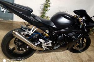 Yamaha YZF- R1