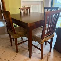 Tavolo e sedie legno