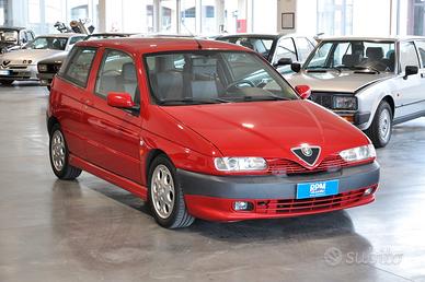 Alfa Romeo 145 2.0i 16V Twin Spark cat Quadrifogli