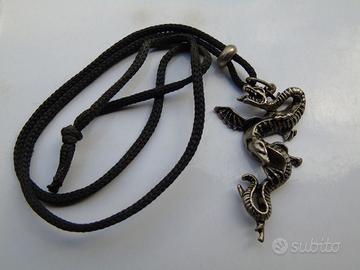 Collana a forma di drago