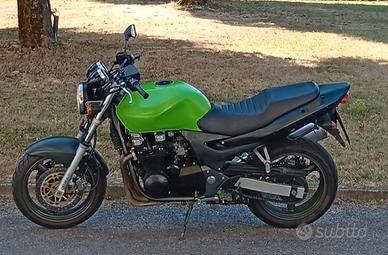Kawasaki zr7
