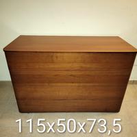 Cassettiera e 2 comodini moderni 