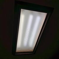 lampadario per controsoffitta in LEGNO di qualità.