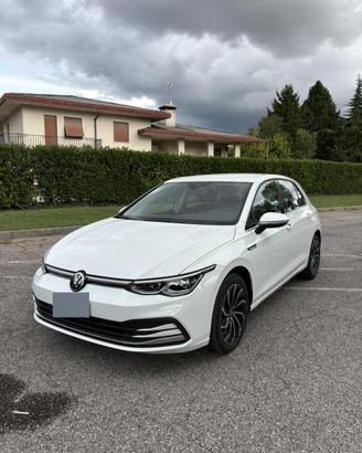 VOLKSWAGEN Golf 8 eTSI 1.5 130cv Style