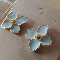 Orecchini moderni in stile vintage