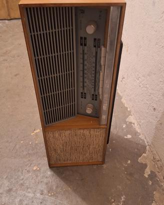 Radio d'epoca vintage in legno Anni '60/'70