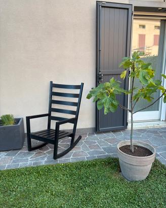 Sedia a dondolo in legno