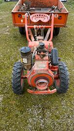 Motozappa con rimorchio trazionato