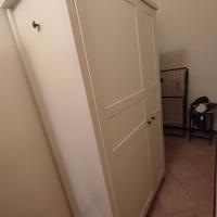 armadio Ikea Hemnes con ante 