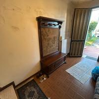 divano e mobili vari