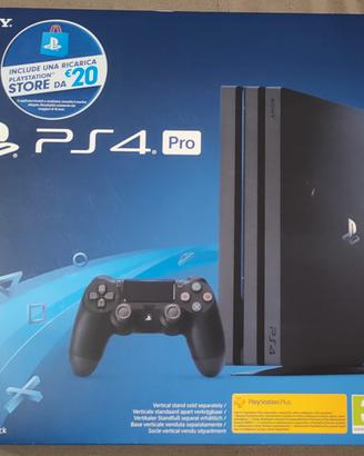 PS4 Pro 1 TB perfetta, con scatola ed accessori.
