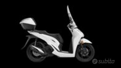 HONDA SH 150 con Smart Top Box, parabrezza e par