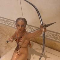 Statua in porcellana