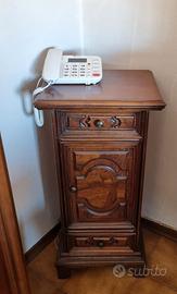 Mobiletto per telefono.