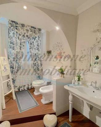 Villa di 260 m² con 5 locali e posto auto a Rosign