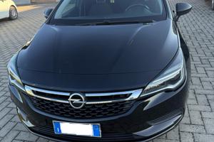 Opel Astra Familiare