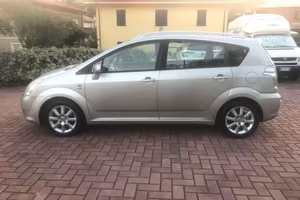 Toyota Corolla Verso  benzina + impianto metano