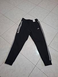 pantalone nike tech