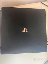 PlayStation 4 pro 1TB.+ 2 giochi