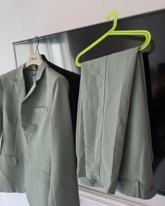 Completo elegante uomo