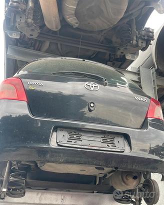 Portellone toyota yaris