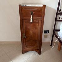 Comodino antico