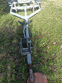 Carrello basculante in nautica