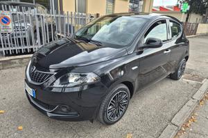 Lancia Ypsilon 1.0 FireFly 5 porte S&S Hybrid Silv