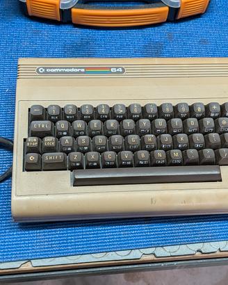 COMMODORE 64 VINTAGE FUNZIONANTE - RARO

