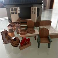 Set 13 pezzi figure in legno casa delle bambole