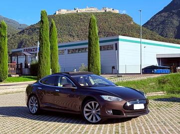 Tesla Model S 85 ,,RICARICA GRATIS A VITA”