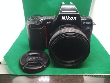 Nikon F-801s con obiettivo Yongnuo 50mm
